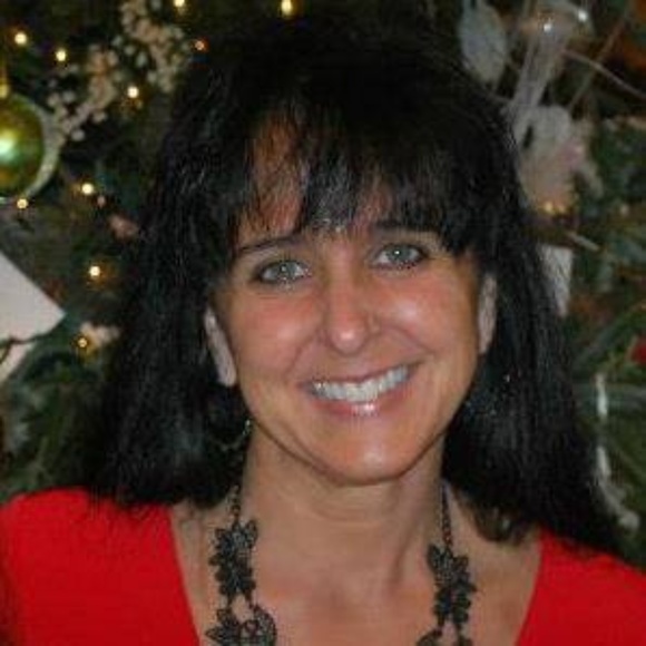 Meet your Posher, Amy - Picture 1 of 1